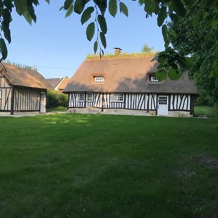 La Gloriette Gite Situe Dans La Propriete Dun Magnifique Manoir Vatteville-la-Rue Bagian luar foto