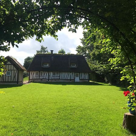 La Gloriette Gite Situe Dans La Propriete Dun Magnifique Manoir Vatteville-la-Rue Bagian luar foto
