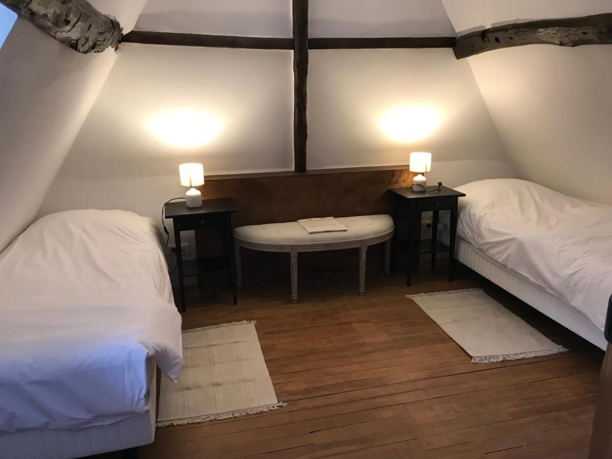 La Gloriette Gite Situe Dans La Propriete Dun Magnifique Manoir Vatteville-la-Rue Bagian luar foto